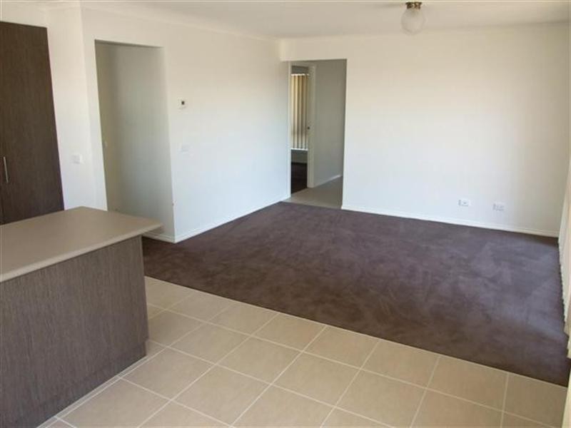 2/22 Currawong Close, Cowes VIC 3922