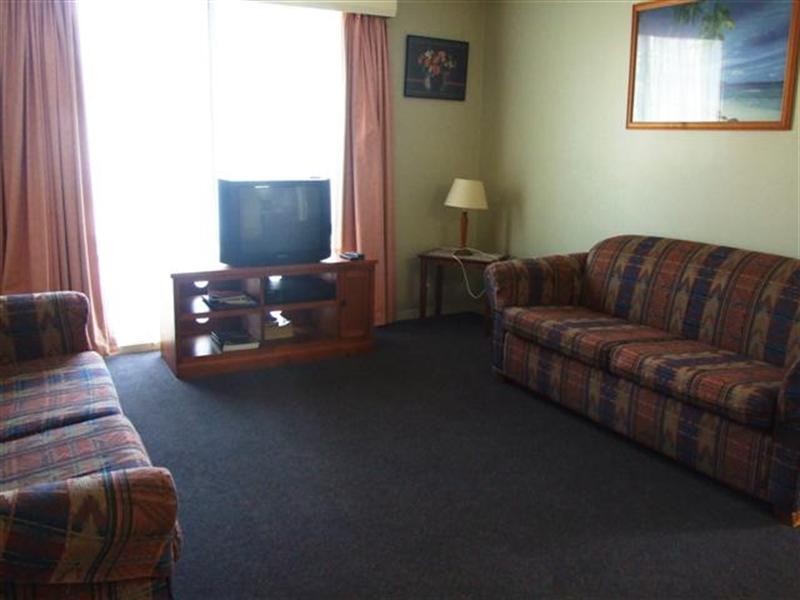 2/2-4 Park Street, Cowes VIC 3922