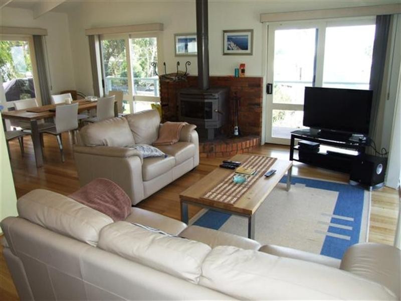 24 Hollywood Crescent, Smiths Beach VIC 3922