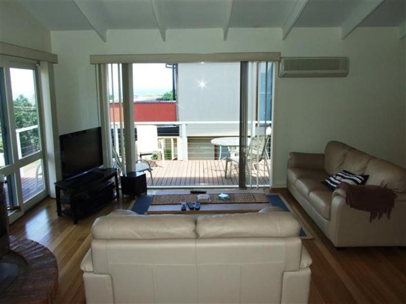 24 Hollywood Crescent, Smiths Beach VIC 3922