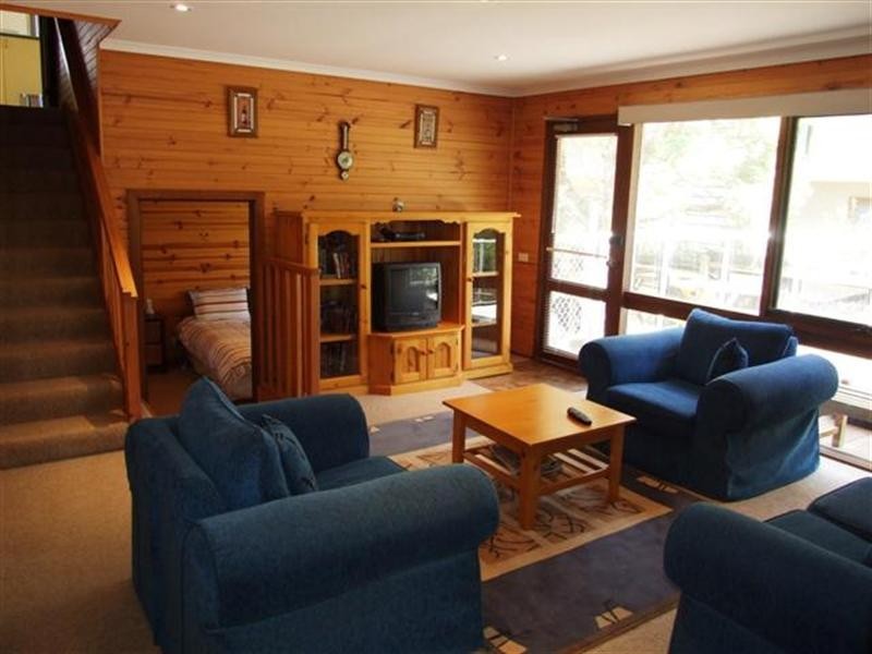 24 Hollywood Crescent, Smiths Beach VIC 3922