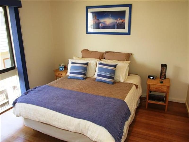 24 Hollywood Crescent, Smiths Beach VIC 3922