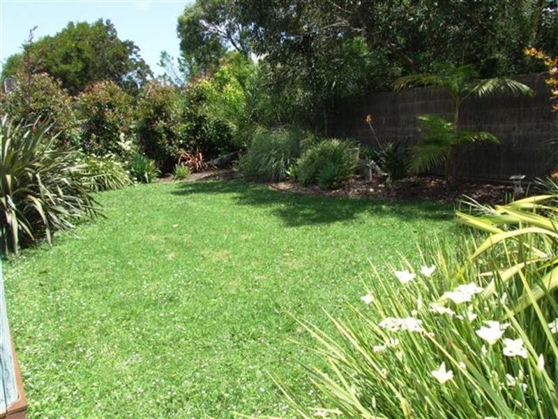 24 Hollywood Crescent, Smiths Beach VIC 3922
