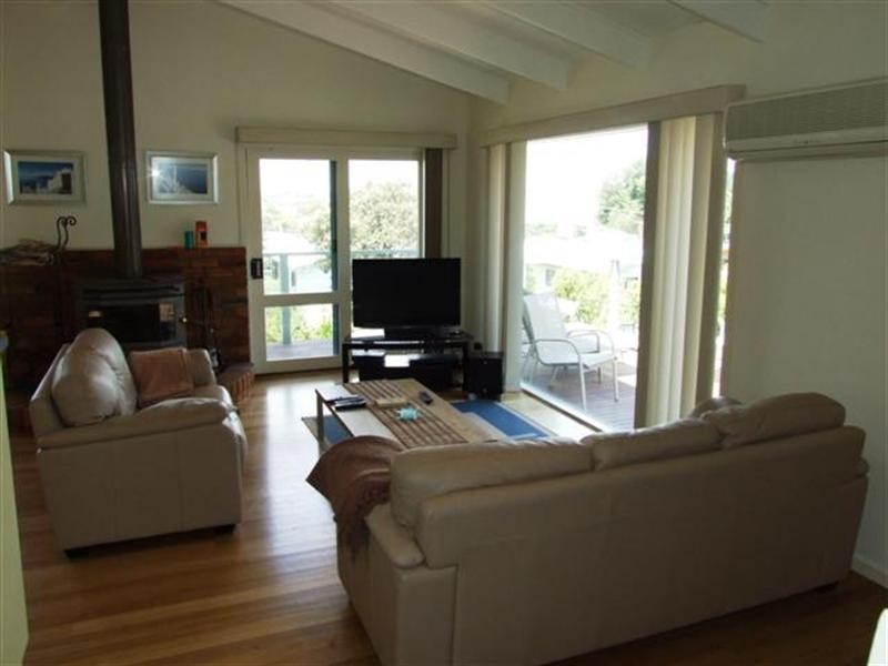 24 Hollywood Crescent, Smiths Beach VIC 3922