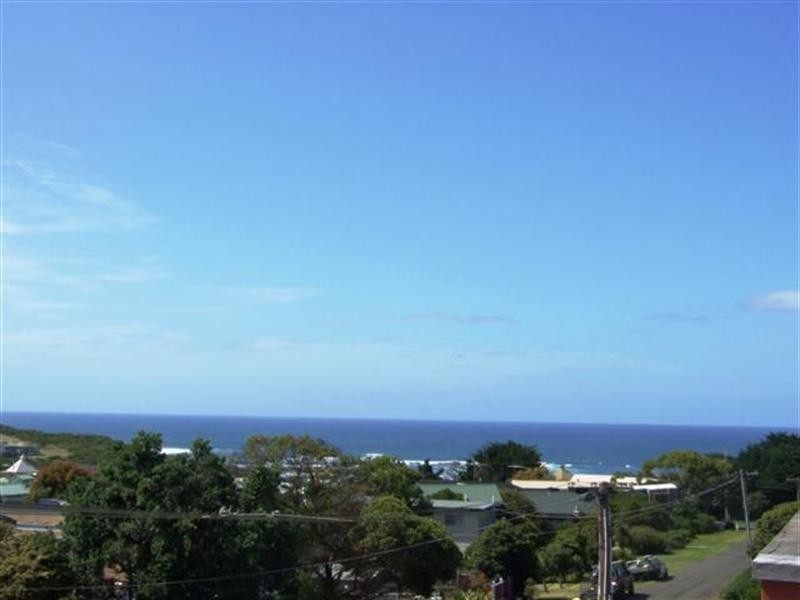 24 Hollywood Crescent, Smiths Beach VIC 3922