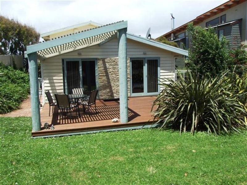 24 Hollywood Crescent, Smiths Beach VIC 3922