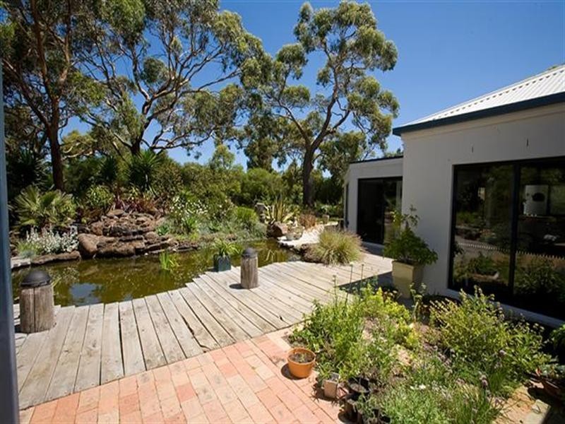 14 Honeyeater Drive, Silverleaves VIC 3922