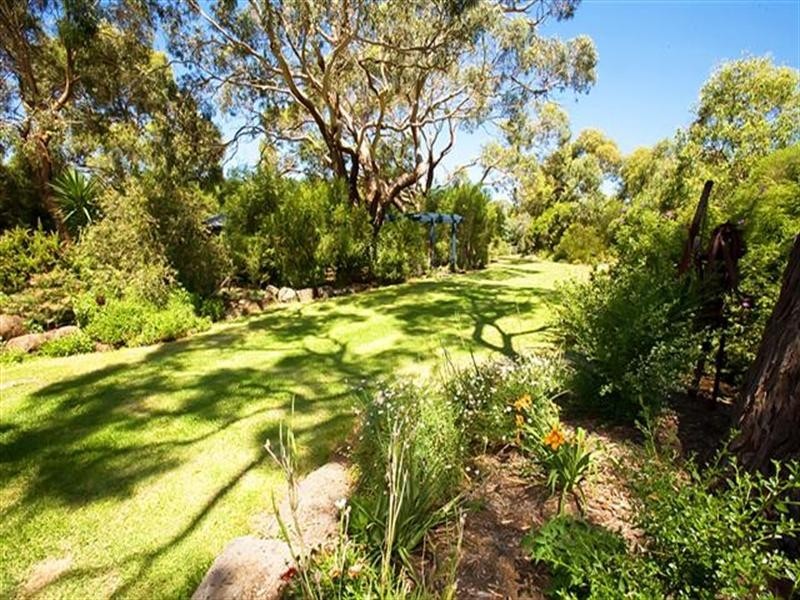 14 Honeyeater Drive, Silverleaves VIC 3922