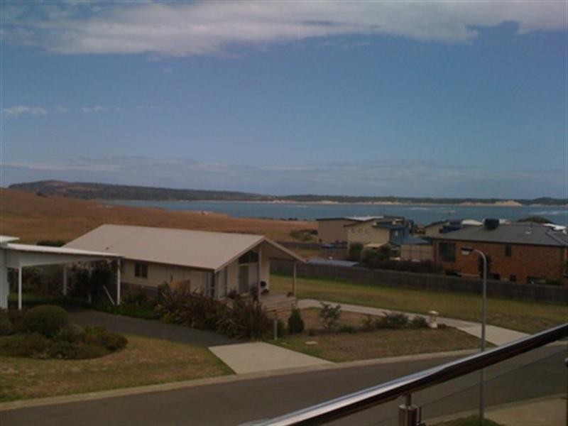 18 Halcyon Avenue, San Remo VIC 3925