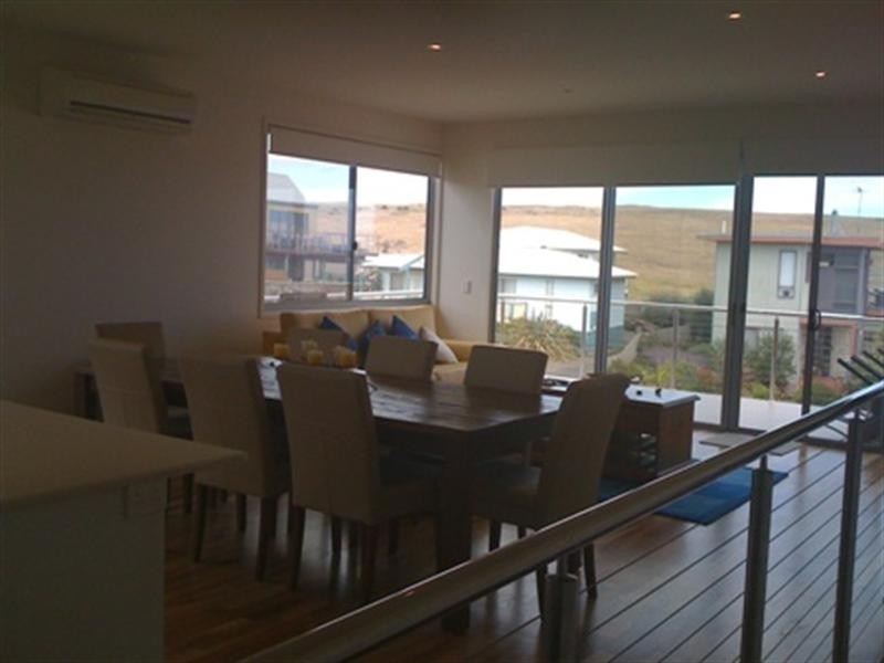 18 Halcyon Avenue, San Remo VIC 3925