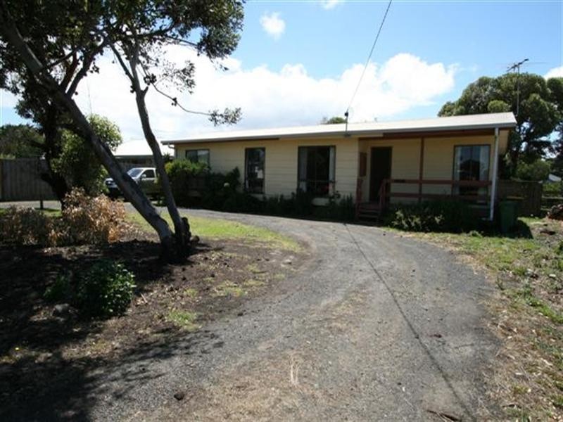 6 Tolley Avenue, Surf Beach VIC 3922