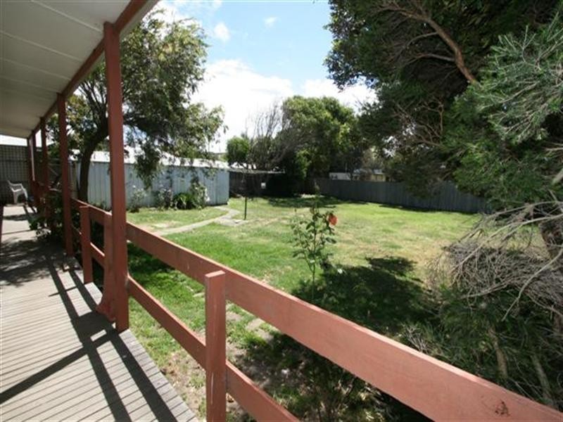6 Tolley Avenue, Surf Beach VIC 3922