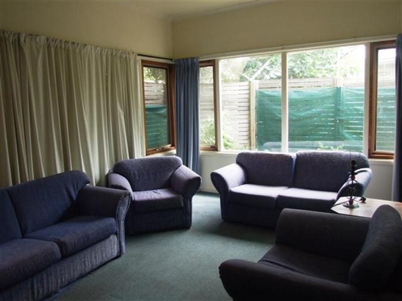 10 Rose Avenue, Cowes VIC 3922