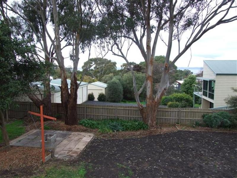 16 Poulter Avenue, Rhyll VIC 3923