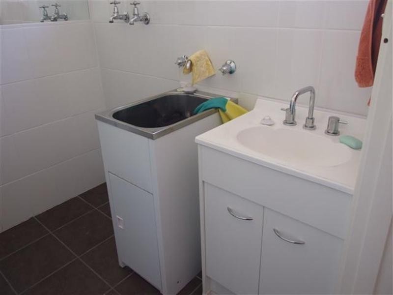 2/4 Highland Avenue, Cowes VIC 3922