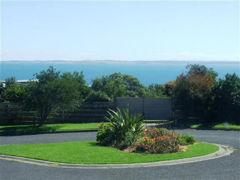 1 Cassell Court, San Remo VIC 3925