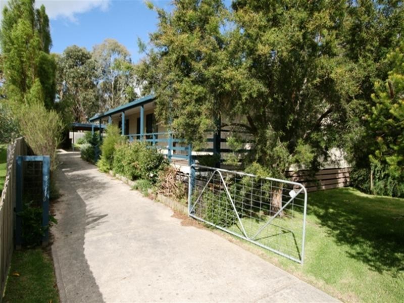 11 Outlook Drive, Cowes VIC 3922