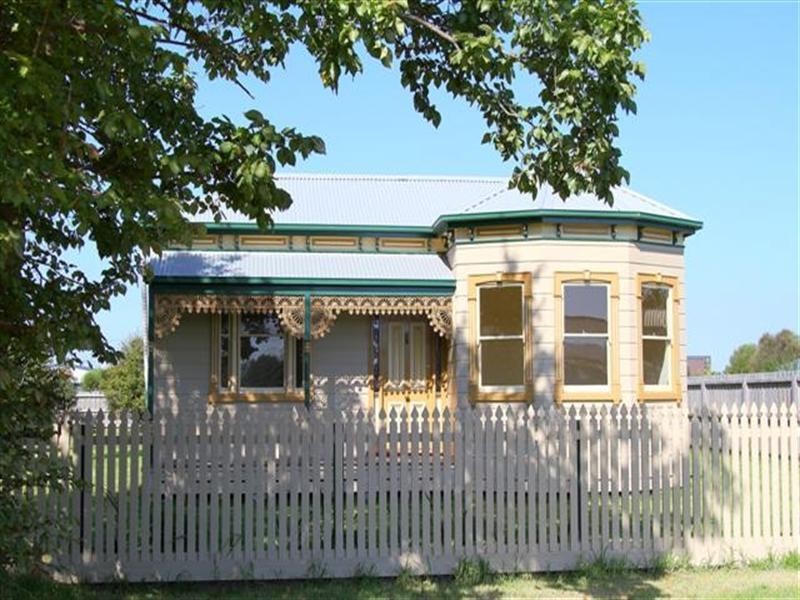 4 Victoria Court, Cowes VIC 3922