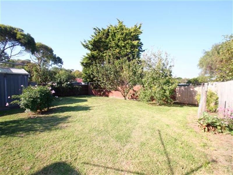 25 Shamrock Avenue, Cowes VIC 3922