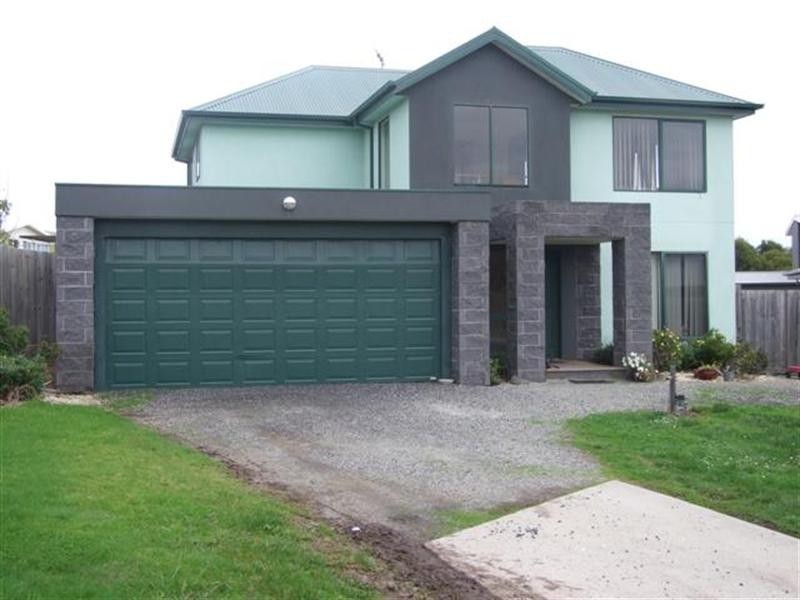 3 Haldor Place, San Remo VIC 3925