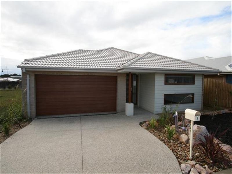 3 Dunes Road, Cowes VIC 3922