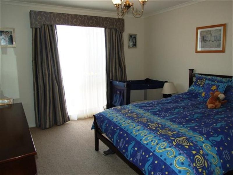 3 Kate Court, Cowes VIC 3922