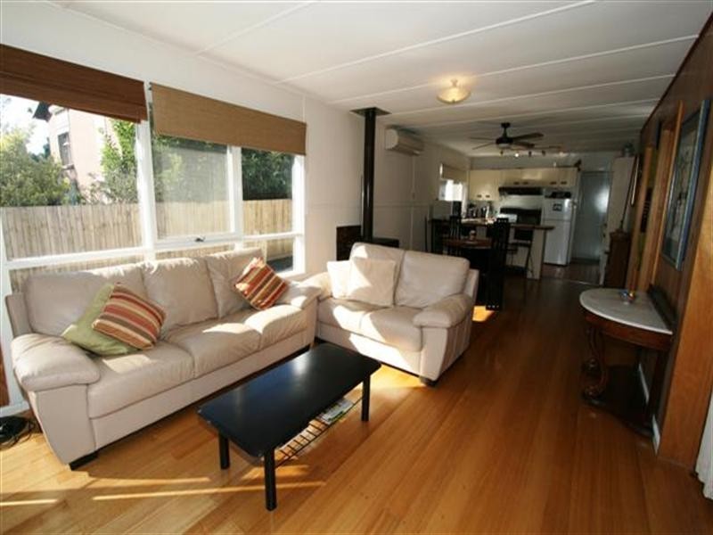 17 Justice Road, Cowes VIC 3922