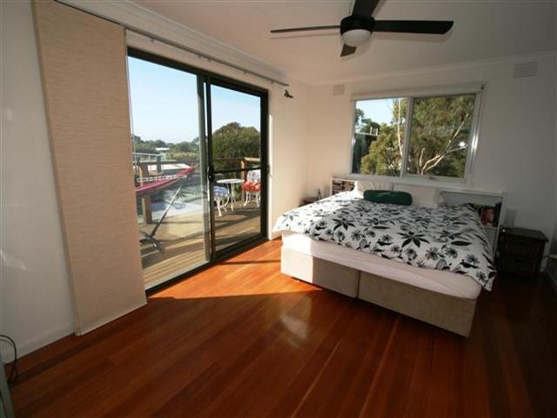 17 Justice Road, Cowes VIC 3922