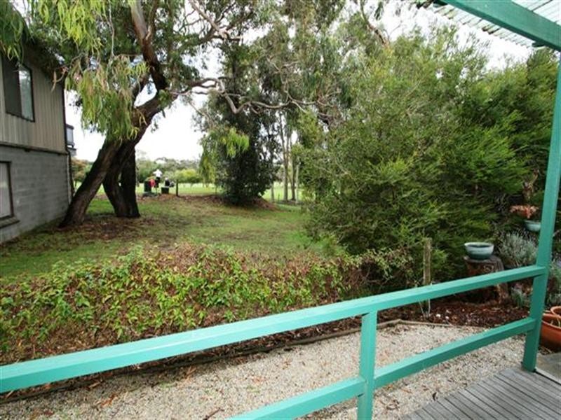 35 Rose Avenue, Cowes VIC 3922