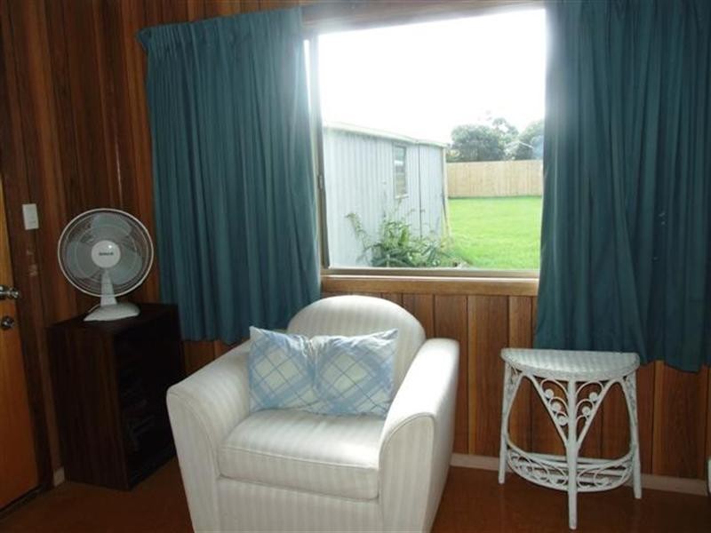 27 Phillip Island Road, Newhaven VIC 3925