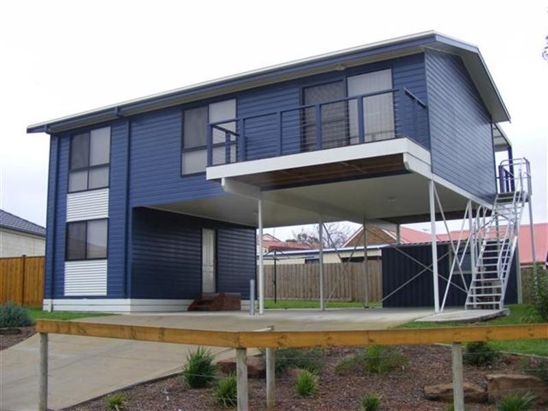 2 Grevilia Close, Cowes VIC 3922