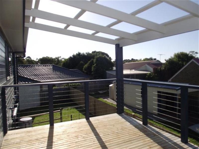 2 Grevilia Close, Cowes VIC 3922