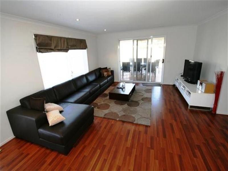 17 Rosella Grove, Cowes VIC 3922