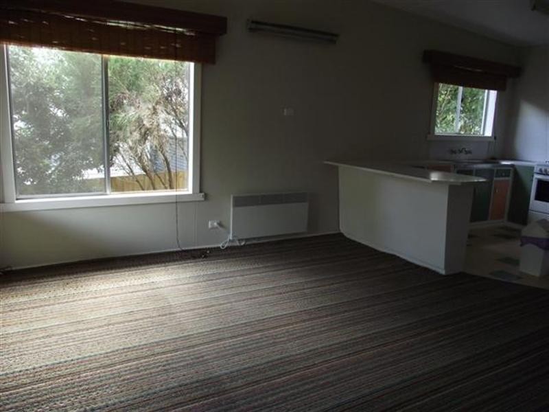 16 Bayview Drive, Cowes VIC 3922