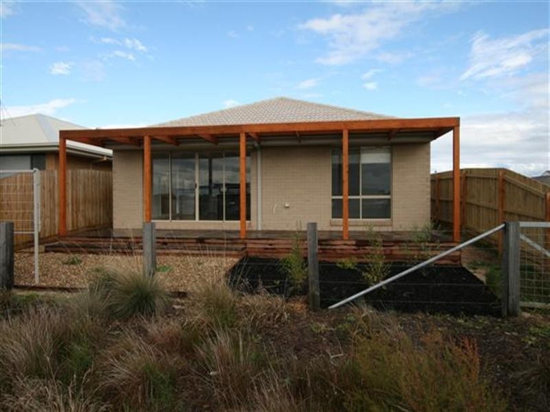 3 Dunes Road, Cowes VIC 3922