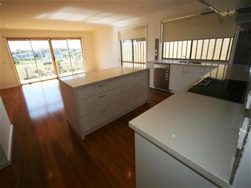 3 Dunes Road, Cowes VIC 3922