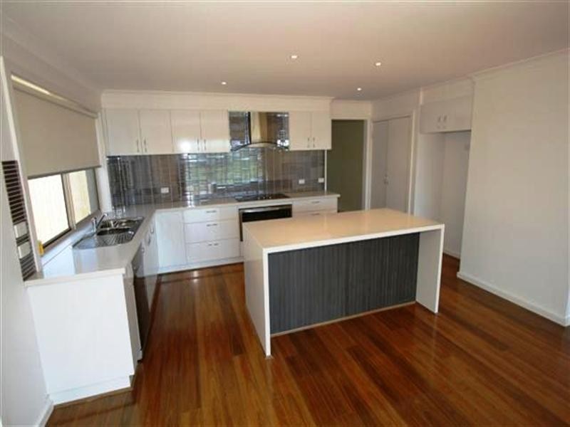 3 Dunes Road, Cowes VIC 3922
