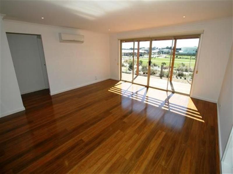 3 Dunes Road, Cowes VIC 3922