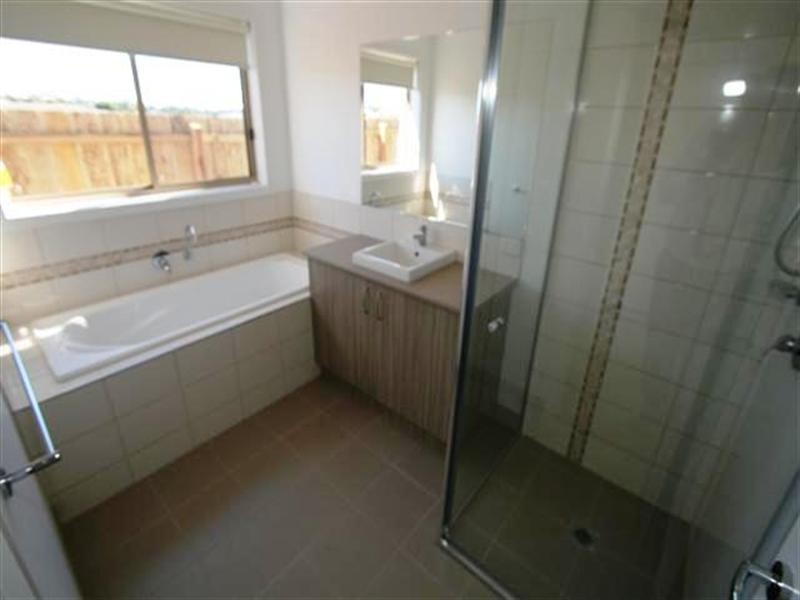 3 Dunes Road, Cowes VIC 3922