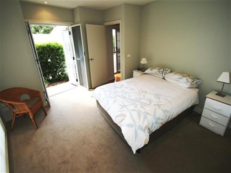 1/37 Stradbroke Avenue, Cowes VIC 3922