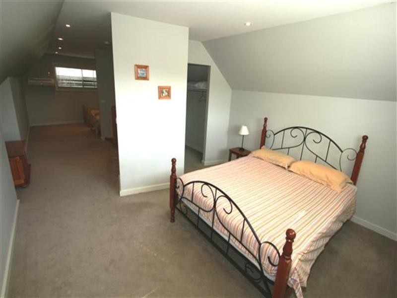 1/37 Stradbroke Avenue, Cowes VIC 3922