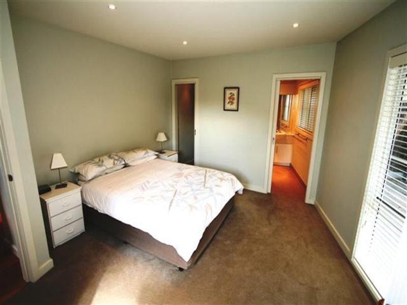 1/37 Stradbroke Avenue, Cowes VIC 3922