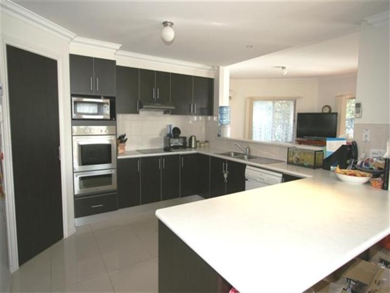 8 Wattle Close, Cowes VIC 3922