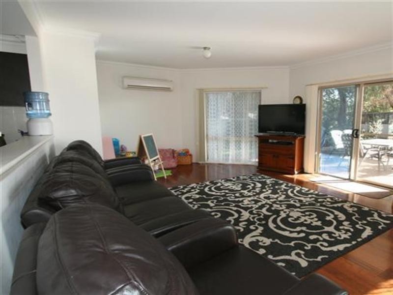 8 Wattle Close, Cowes VIC 3922