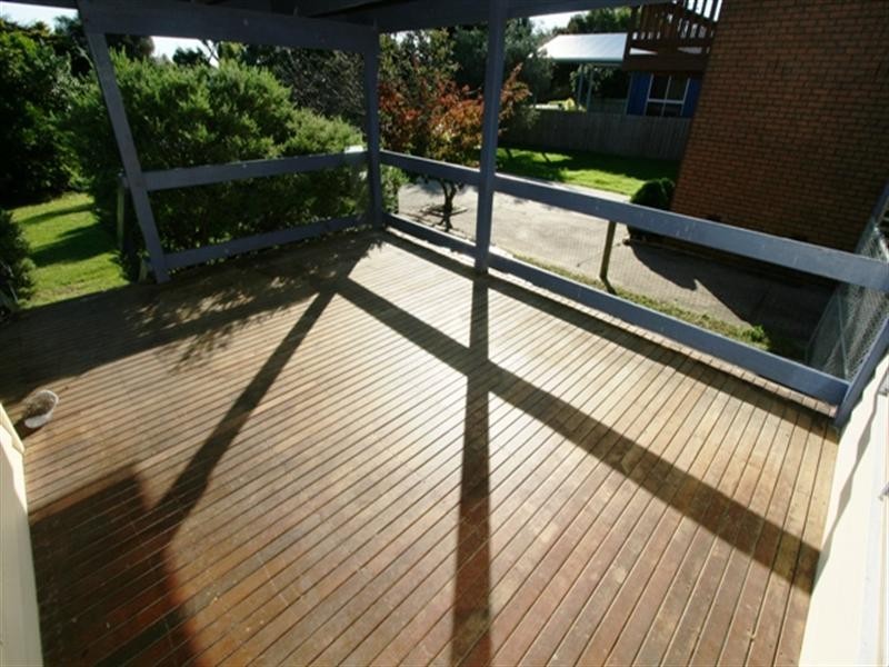 39 Red Rocks Road, Cowes VIC 3922