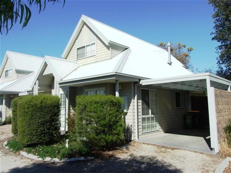 1/37 Stradbroke Avenue, Cowes VIC 3922
