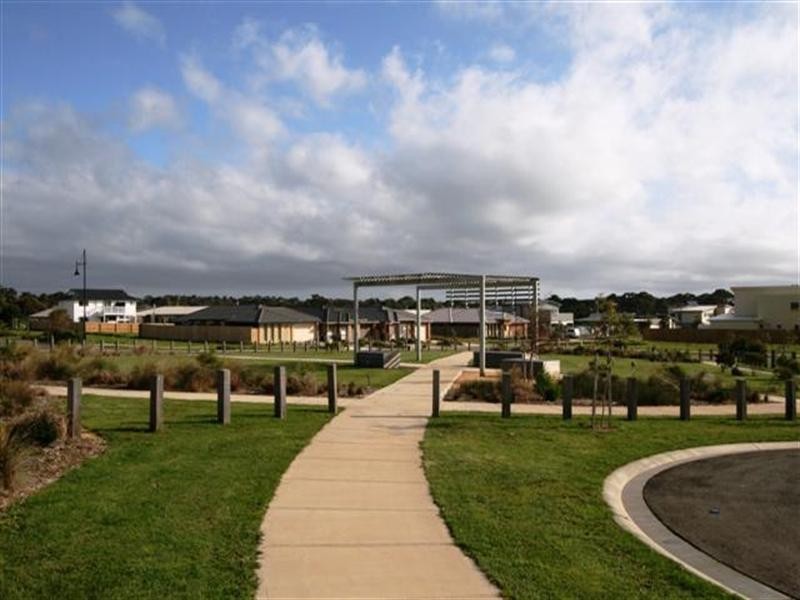 9 Dunes Road, Cowes VIC 3922
