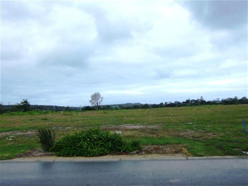 10 Dunes Road, Cowes VIC 3922