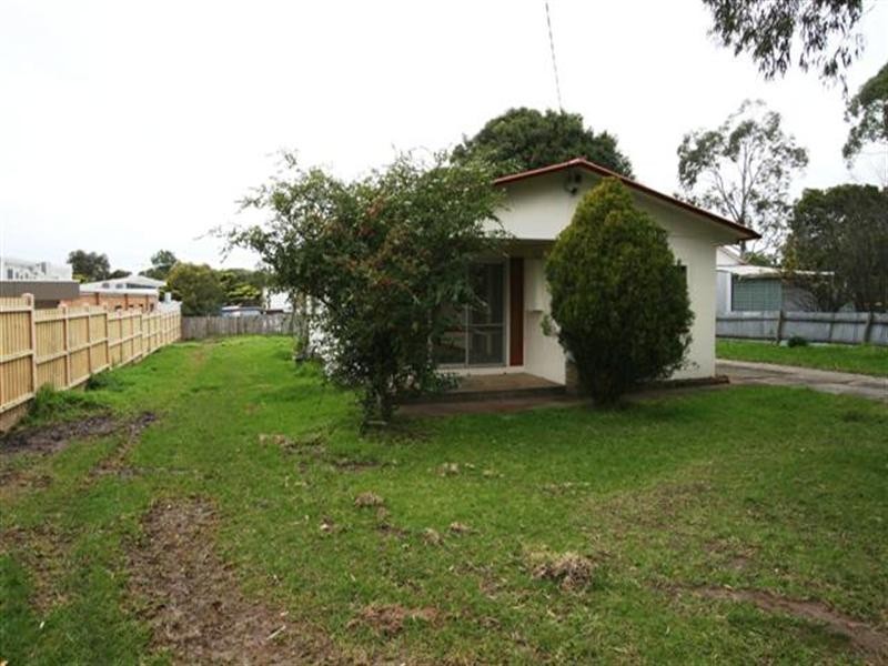 5 Grandview Grove, Cowes VIC 3922