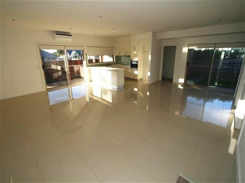 2/283 Settlement Road, Cowes VIC 3922